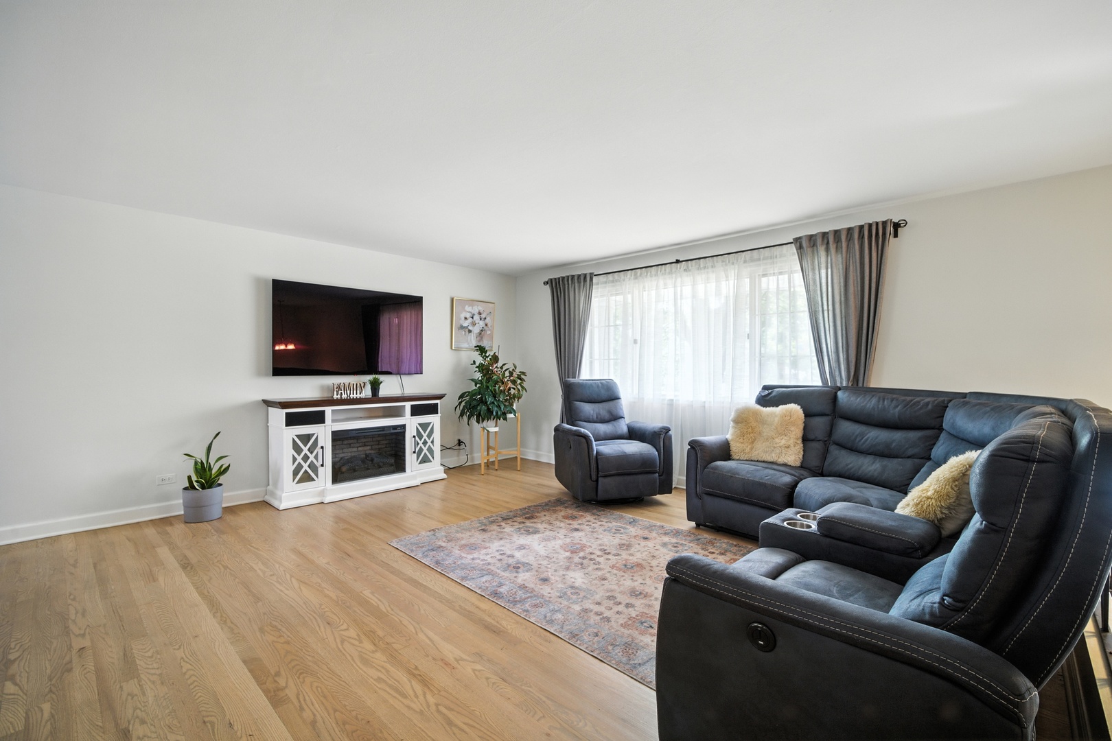 908 Jeffery Court, Schaumburg, IL 60193