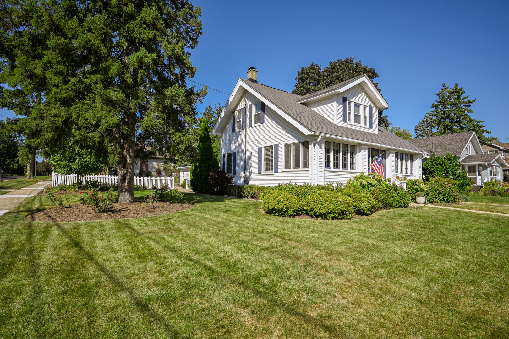 534 Western Avenue, Glen Ellyn, IL 60137