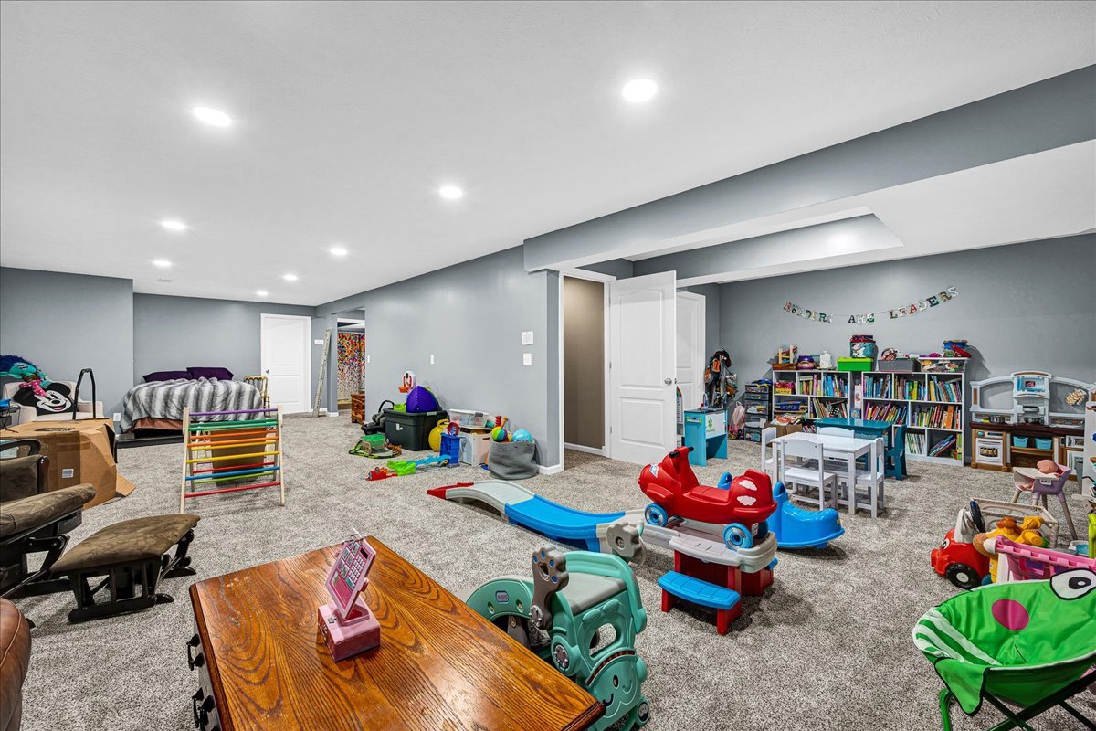 1017 Wartburg Drive, Bloomington, IL 61704