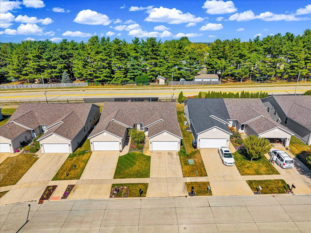 1017 Wartburg Drive, Bloomington, IL 61704