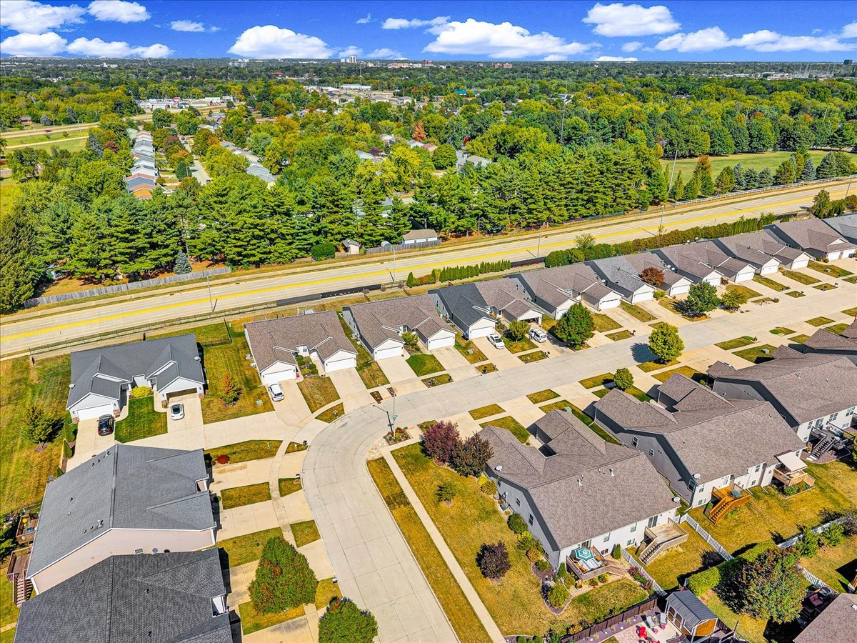 1017 Wartburg Drive, Bloomington, IL 61704