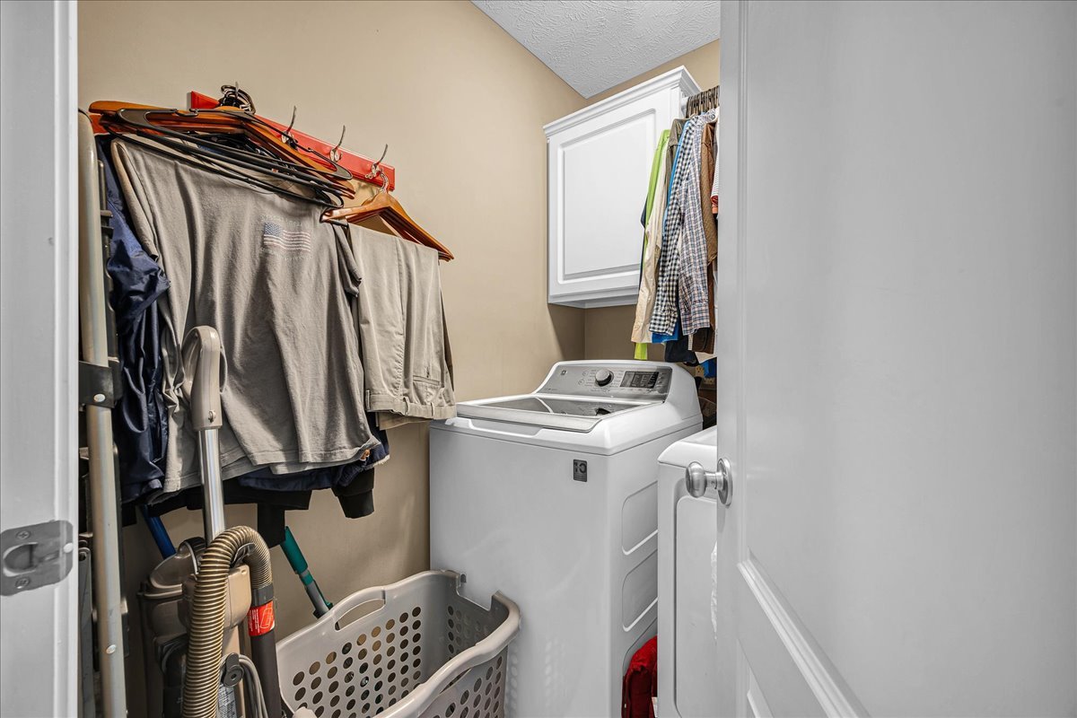 1017 Wartburg Drive, Bloomington, IL 61704