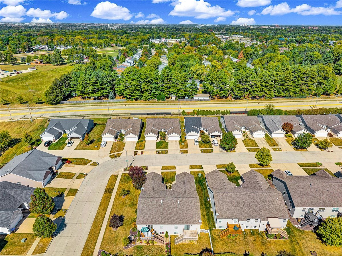 1017 Wartburg Drive, Bloomington, IL 61704