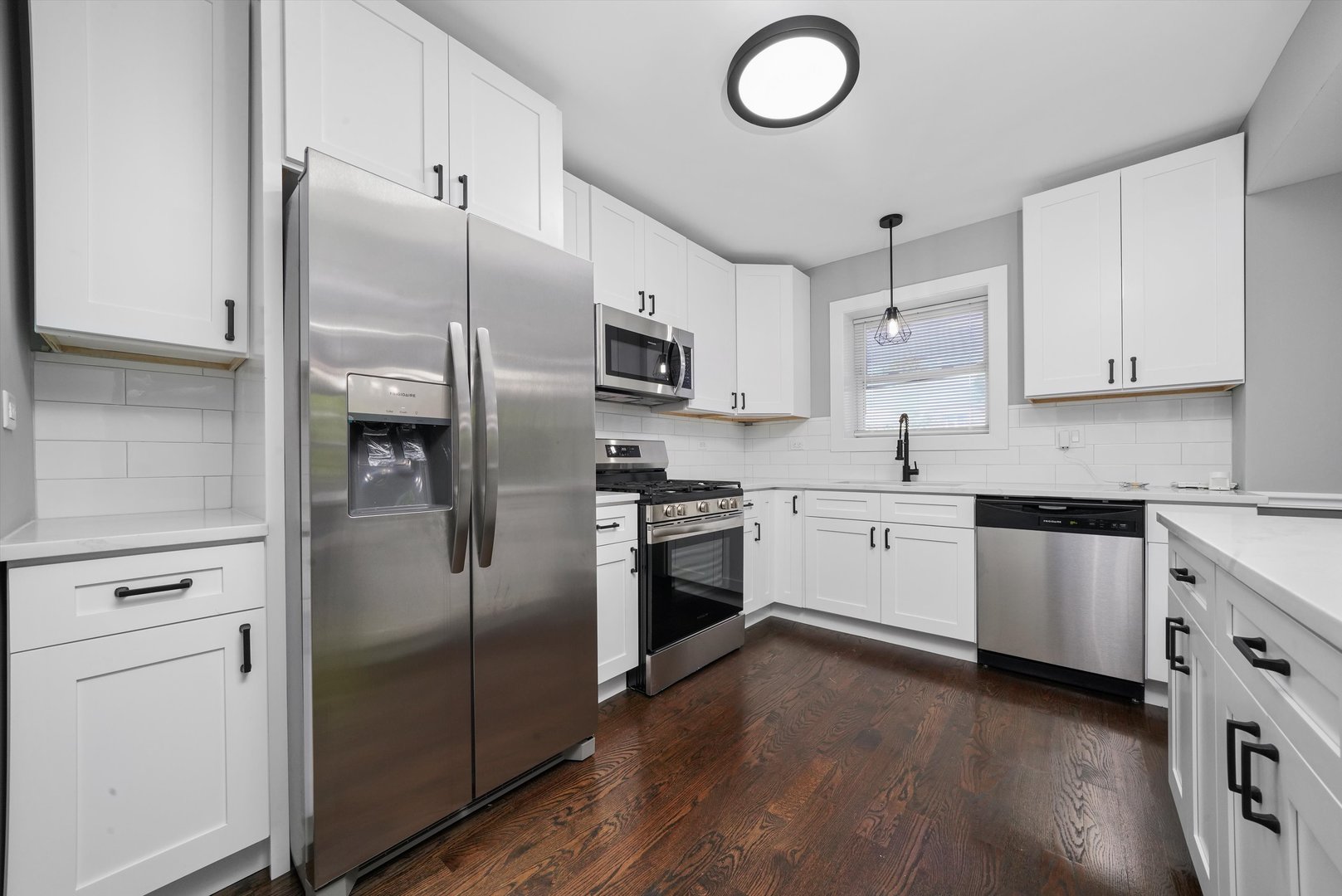 8051 S Paxton Avenue, Chicago, IL 60617