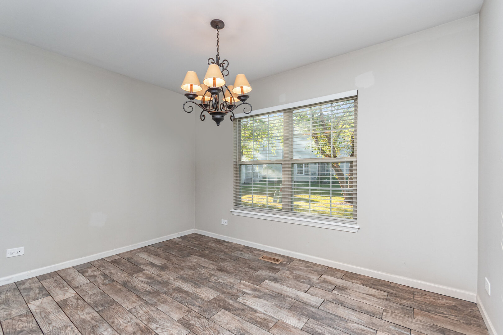 2271 Scott Lane, Aurora, IL 60502