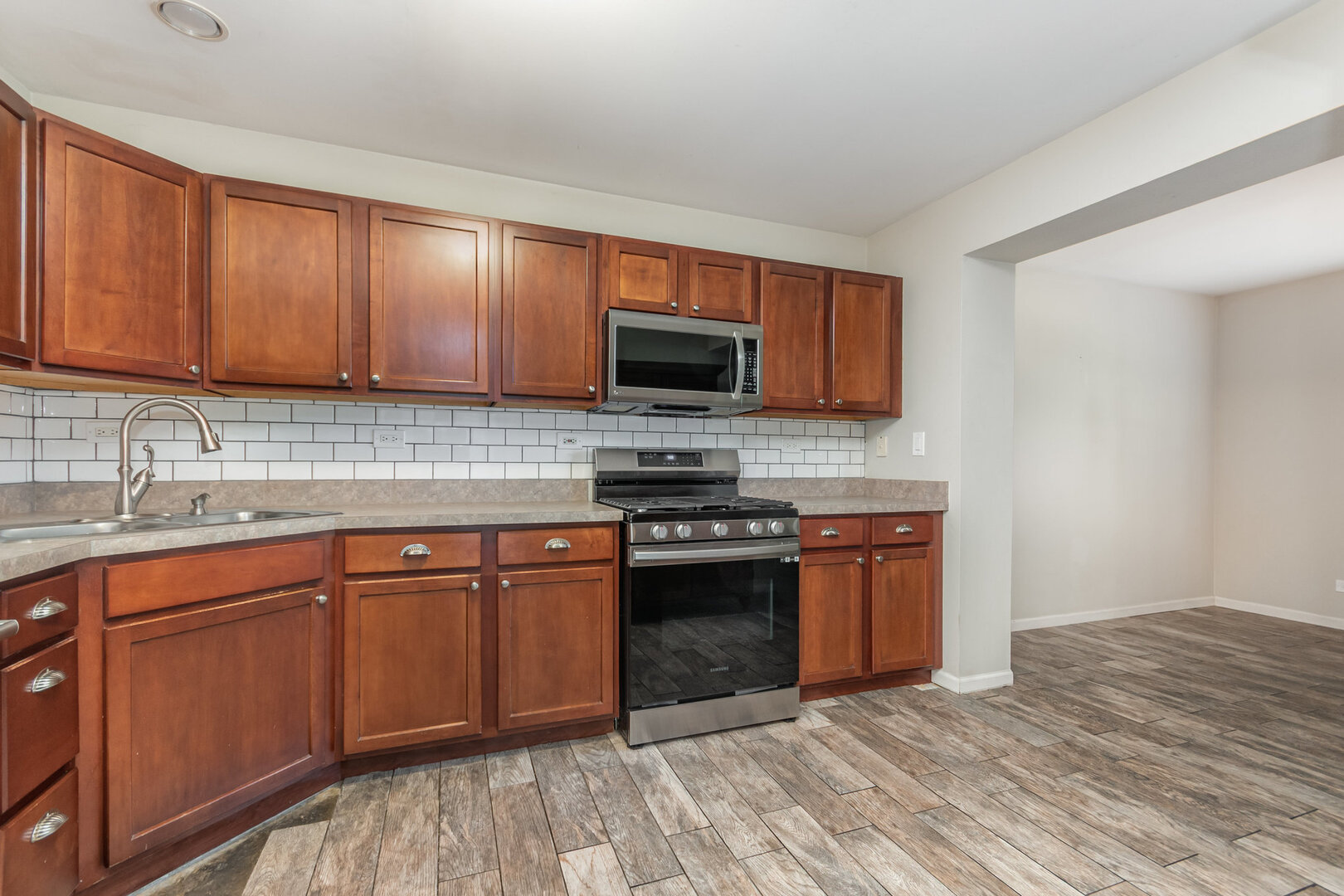 2271 Scott Lane, Aurora, IL 60502