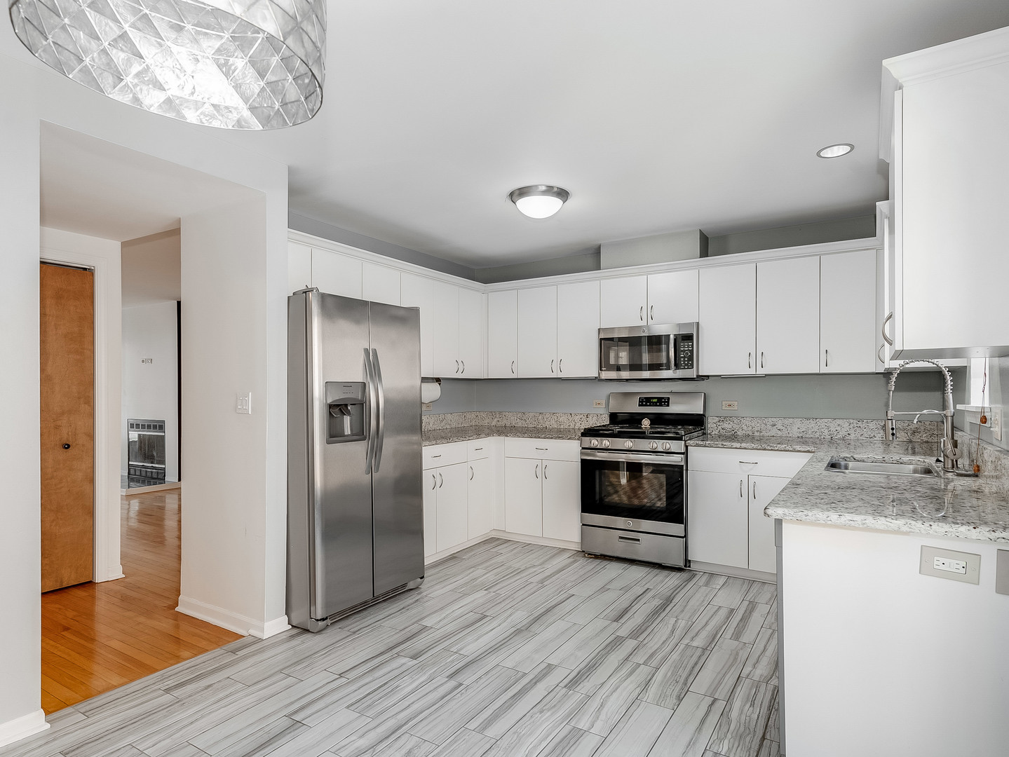 33 Elgin Avenue #B, Forest Park, IL 60130