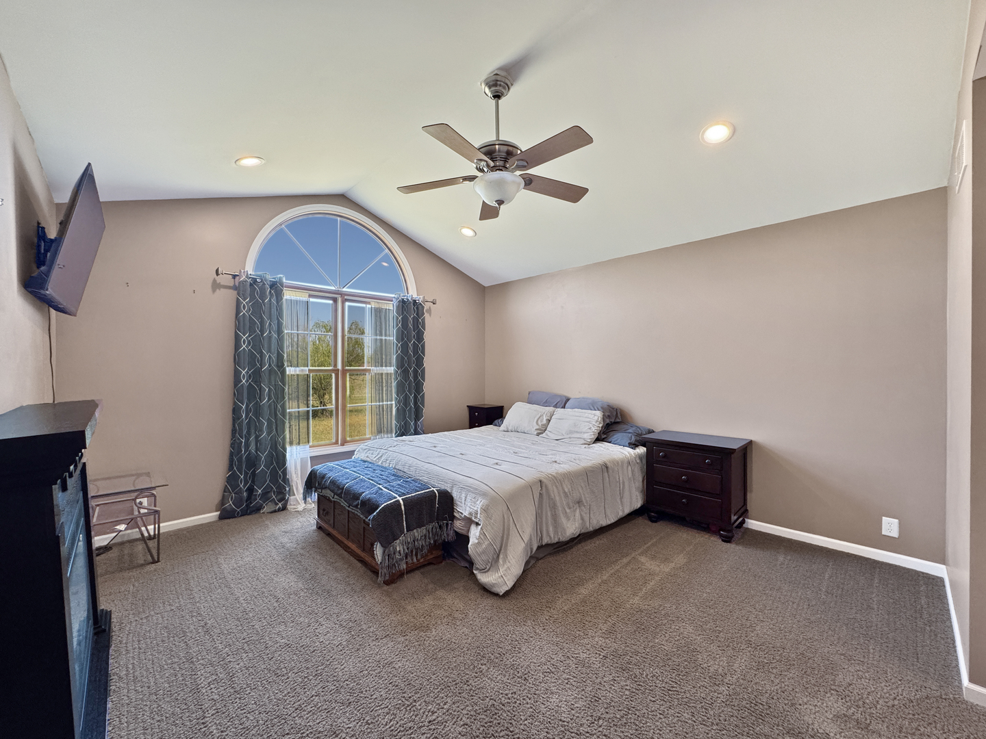 1063 Deervalley Drive, Varna, IL 61375