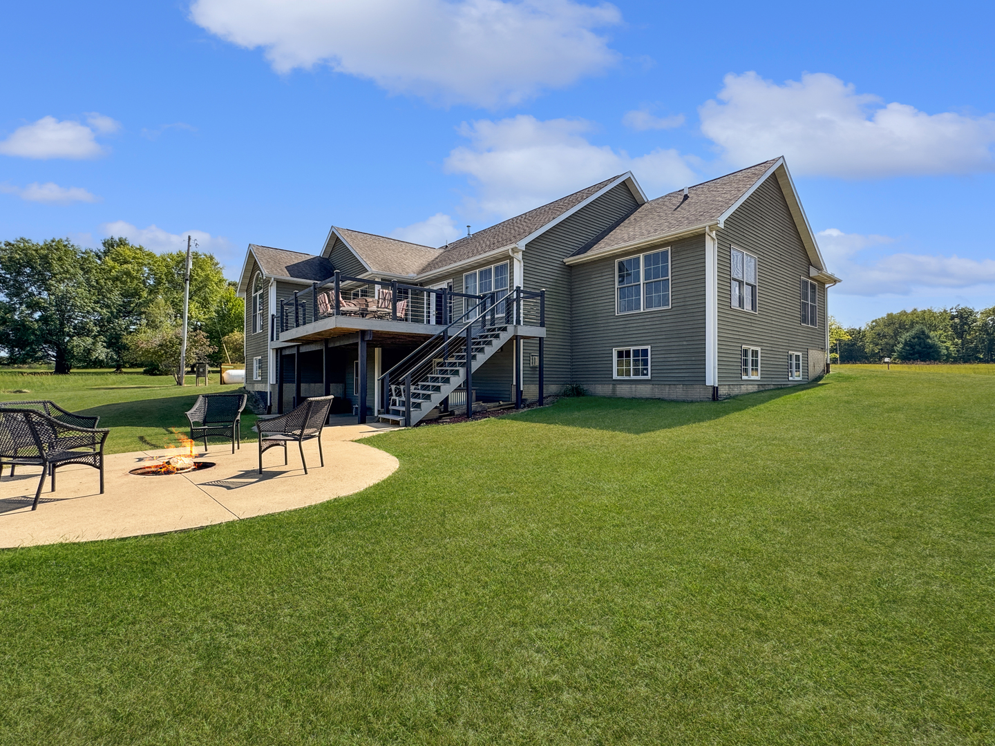 1063 Deervalley Drive, Varna, IL 61375