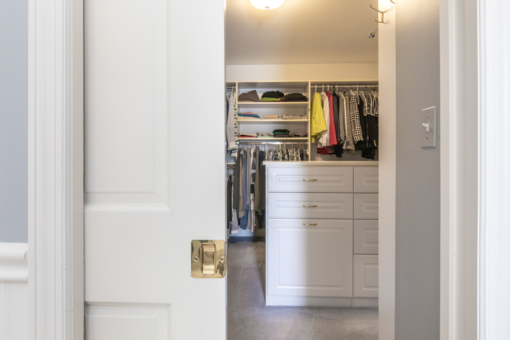 2 Royal Vale Drive, Oak Brook, IL 60523