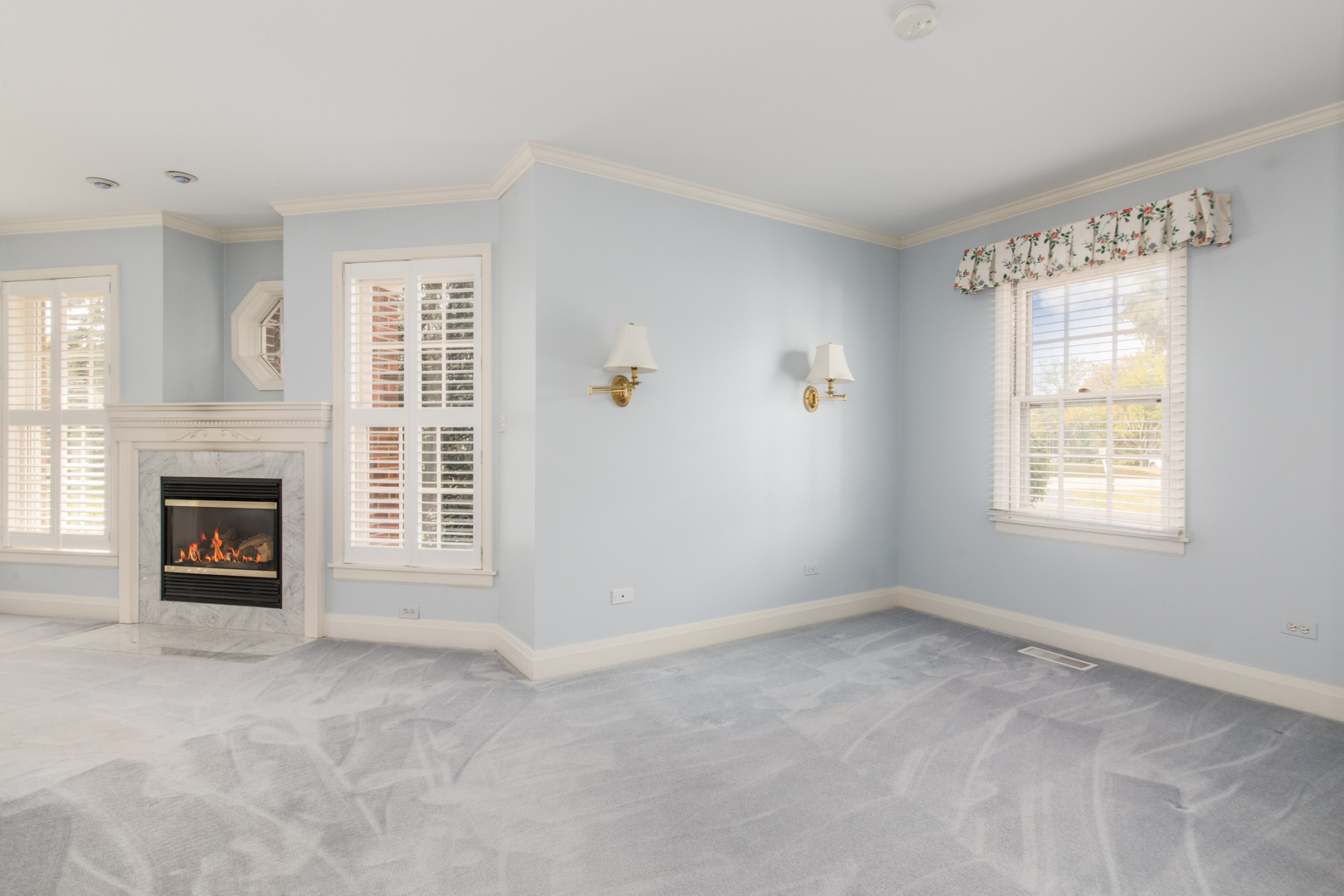 2 Royal Vale Drive, Oak Brook, IL 60523