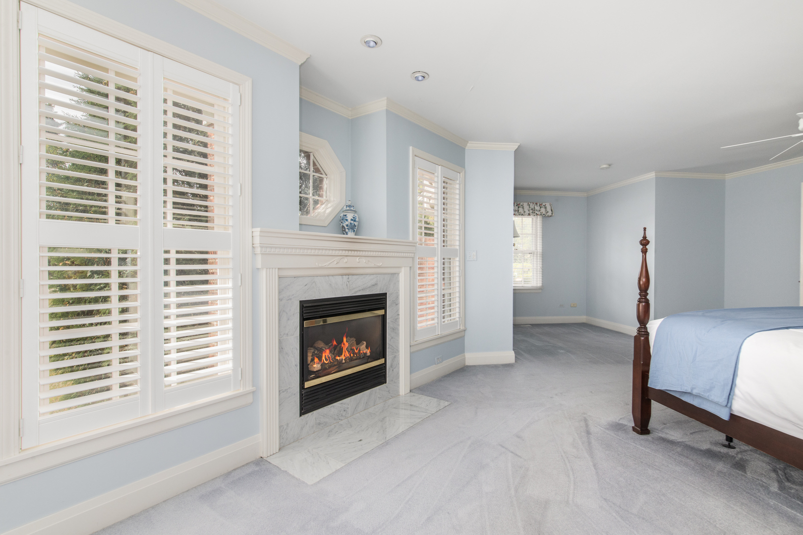 2 Royal Vale Drive, Oak Brook, IL 60523