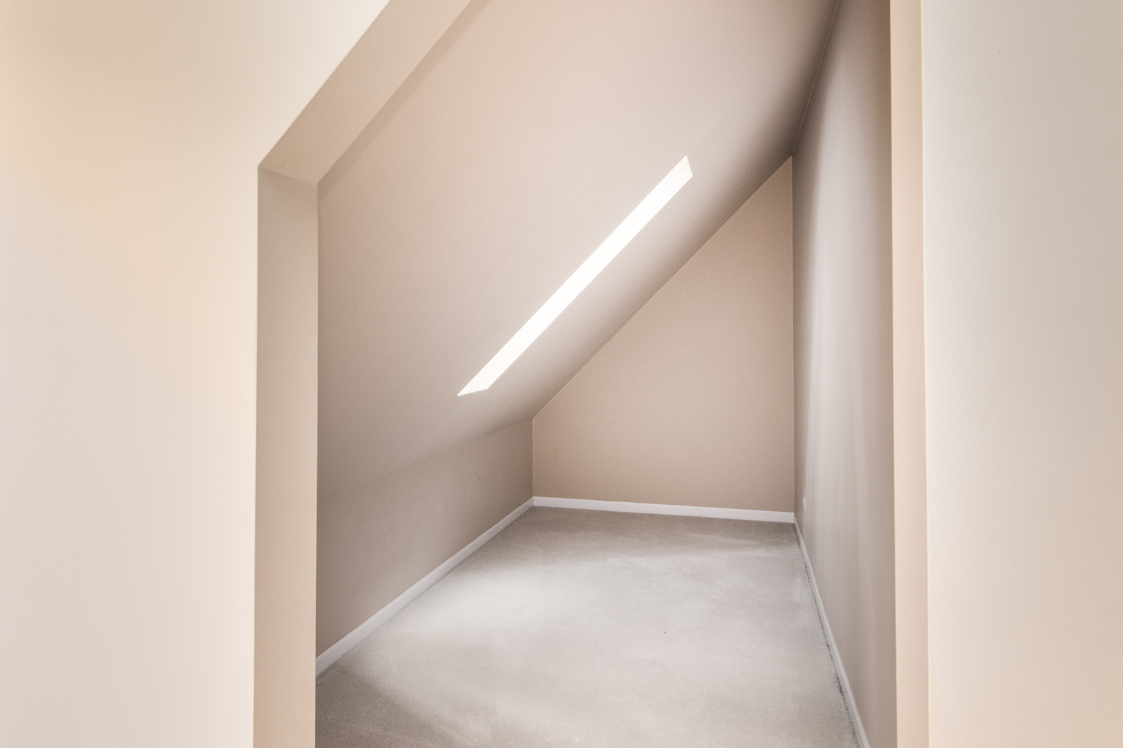 2 Royal Vale Drive, Oak Brook, IL 60523