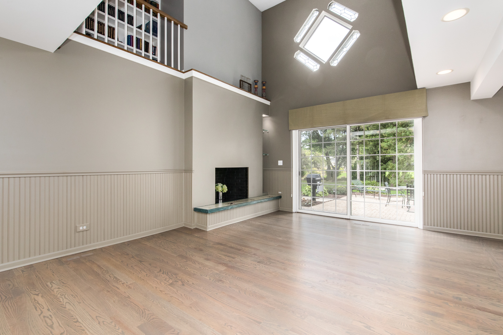 2 Royal Vale Drive, Oak Brook, IL 60523