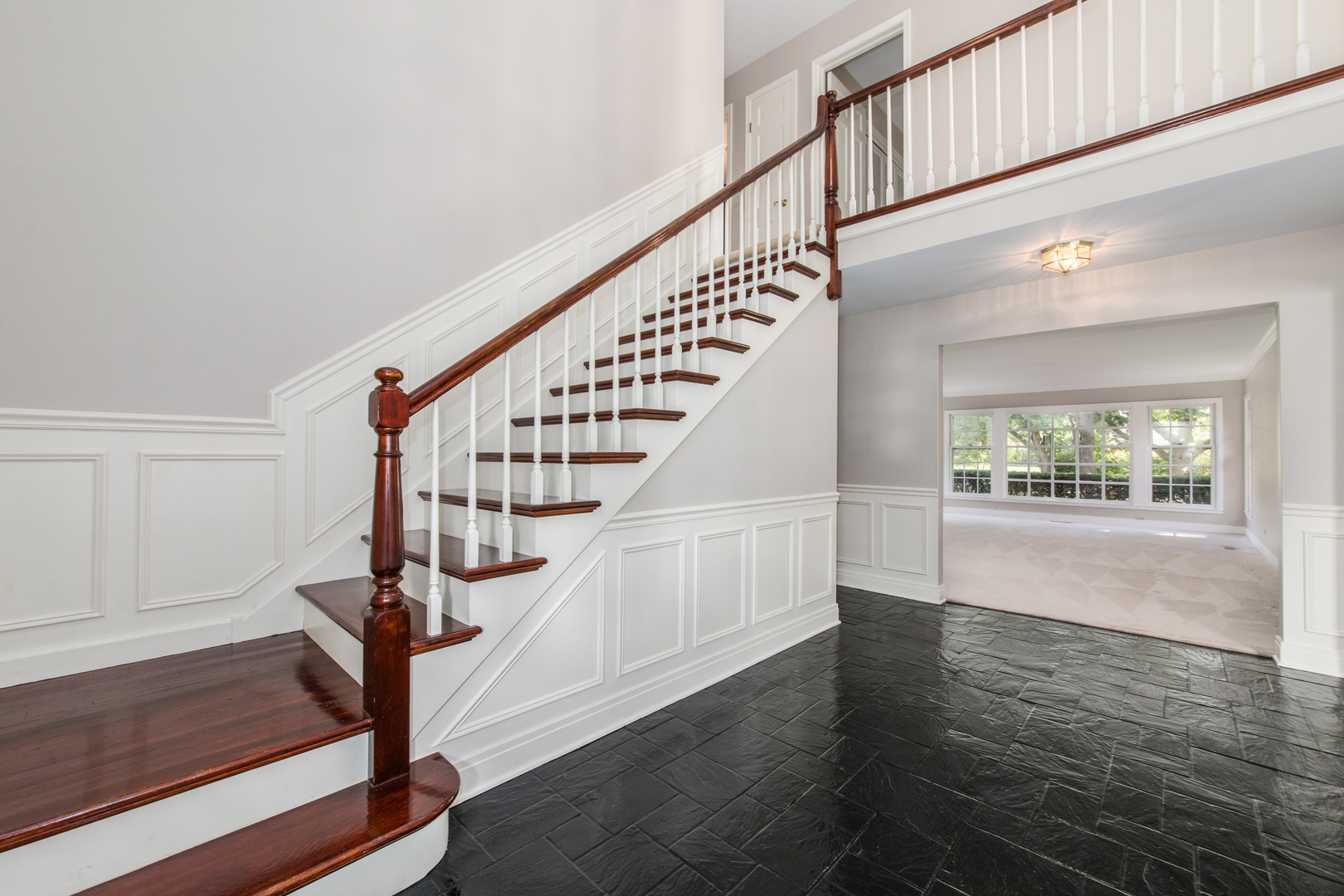 2 Royal Vale Drive, Oak Brook, IL 60523