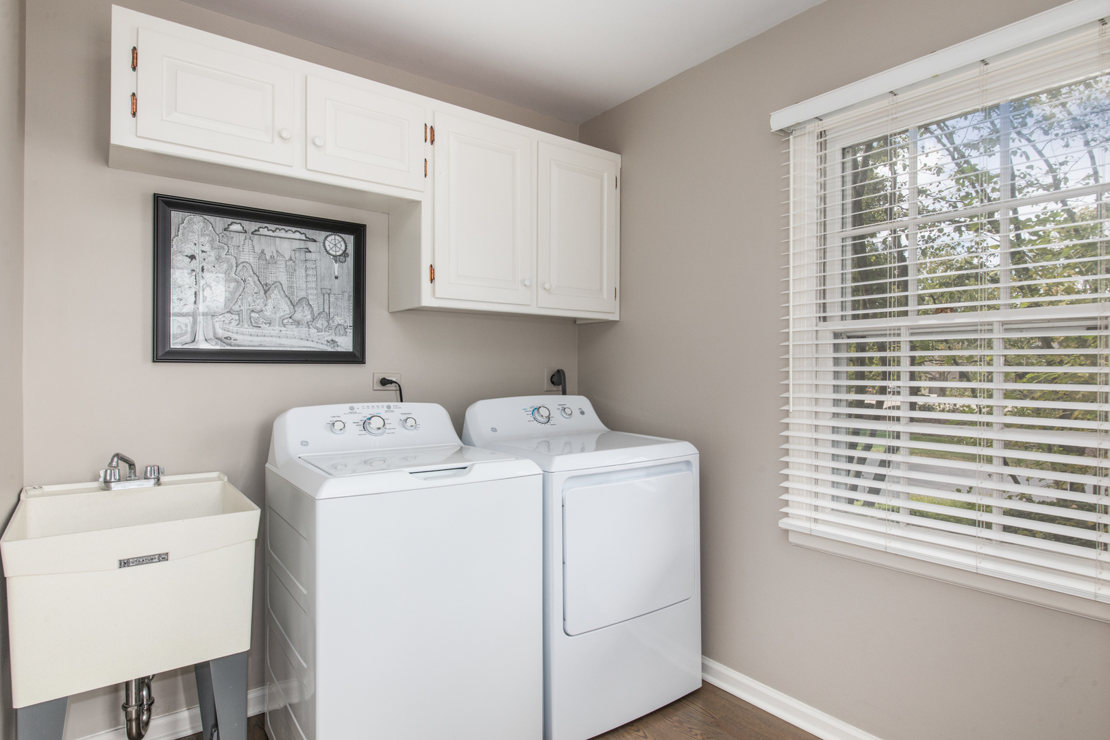 2 Royal Vale Drive, Oak Brook, IL 60523