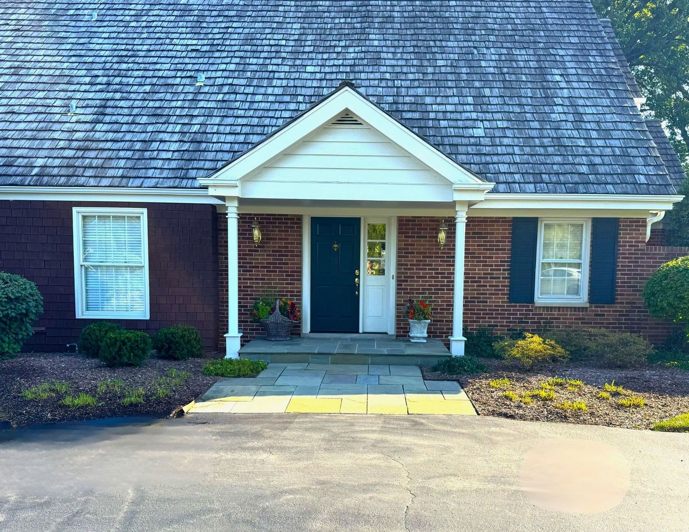 2 Royal Vale Drive, Oak Brook, IL 60523