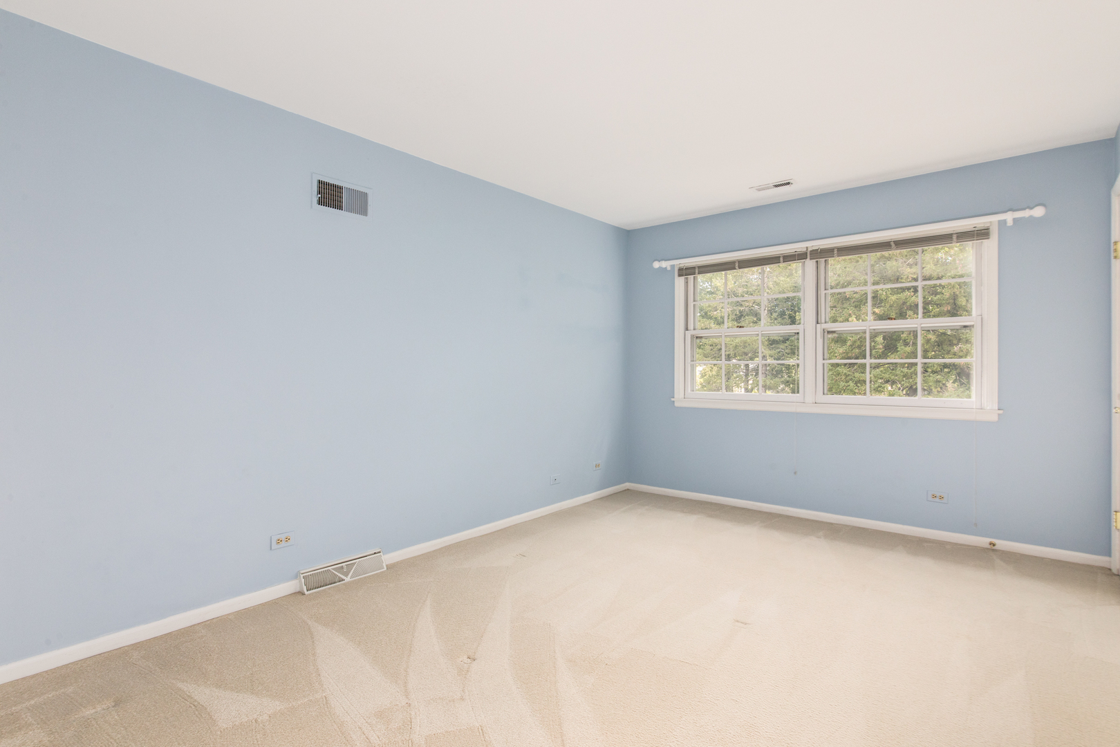 2 Royal Vale Drive, Oak Brook, IL 60523