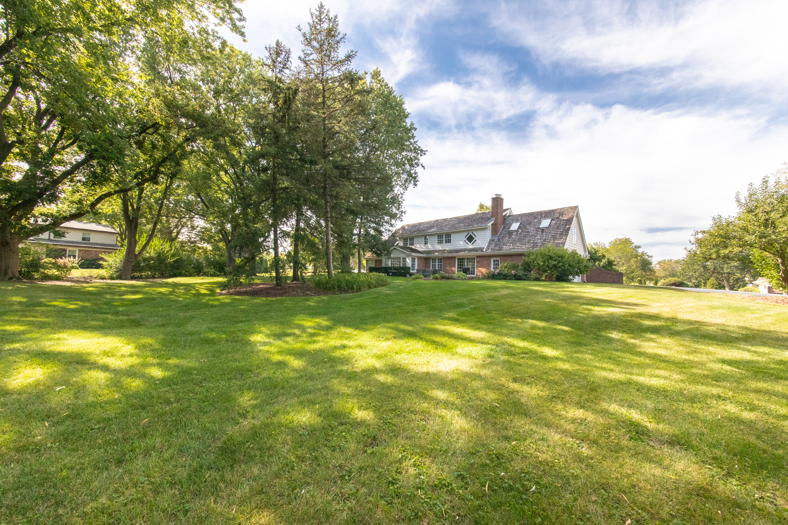 2 Royal Vale Drive, Oak Brook, IL 60523