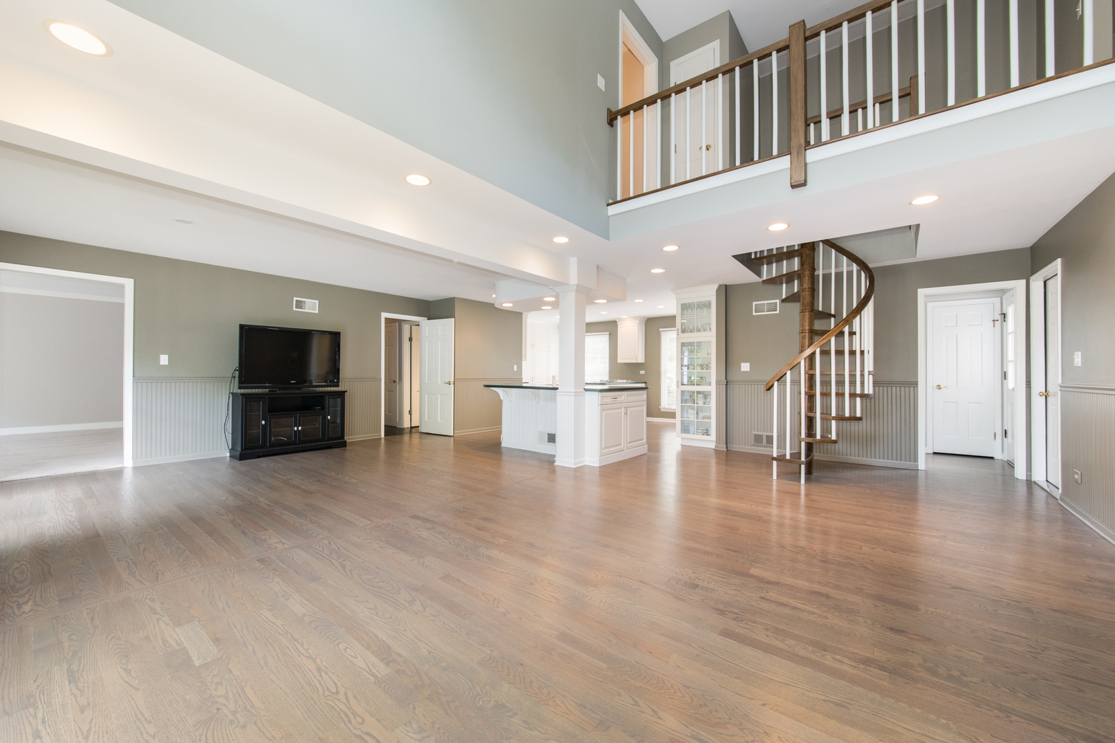 2 Royal Vale Drive, Oak Brook, IL 60523