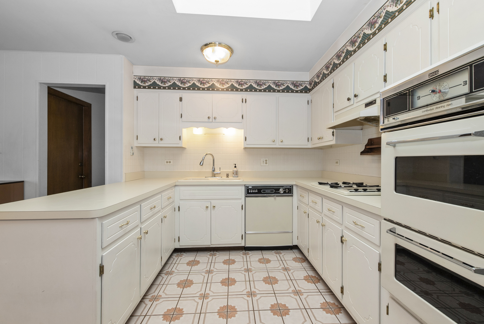 10909 S Knox Avenue, Oak Lawn, IL 60453