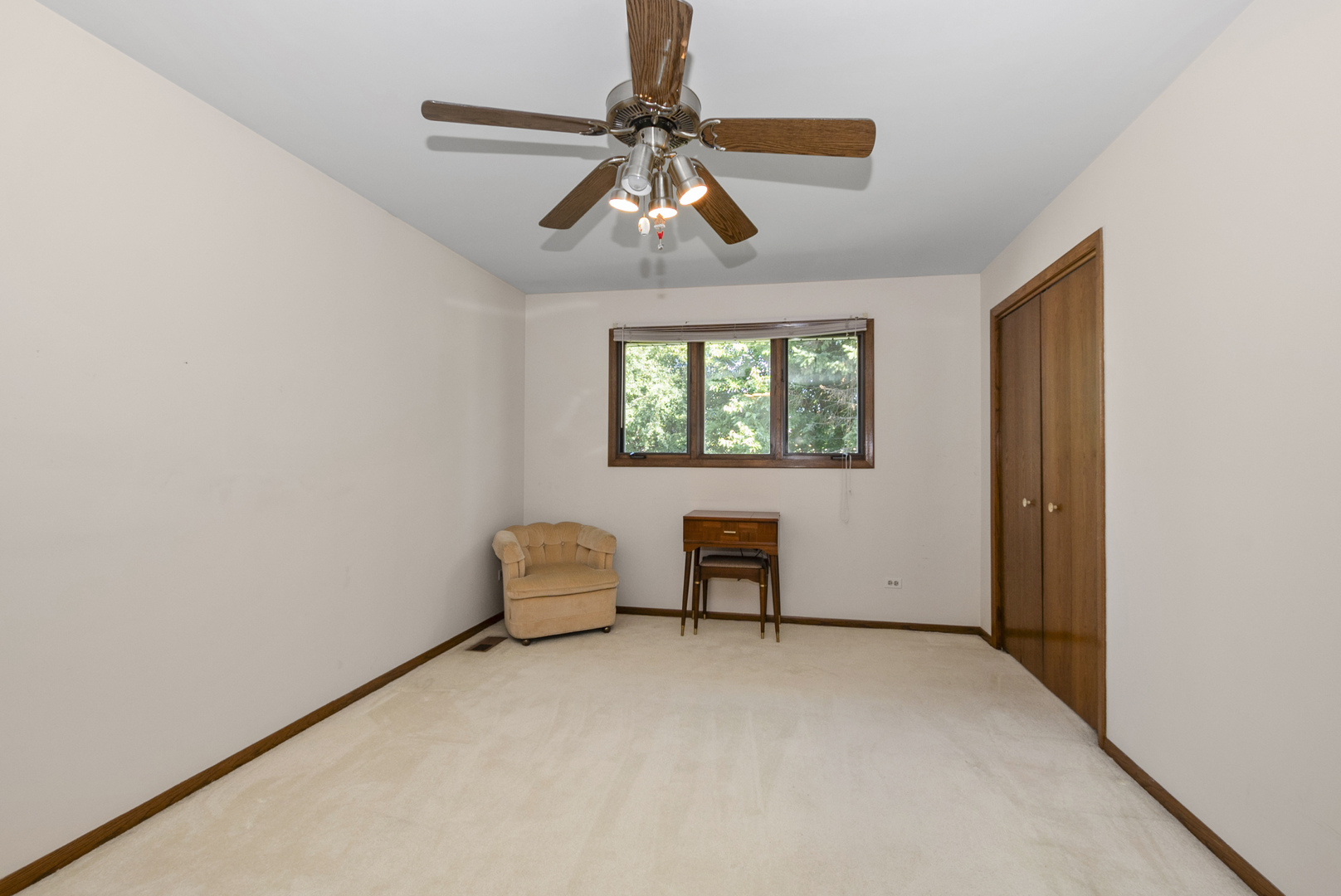 10909 S Knox Avenue, Oak Lawn, IL 60453