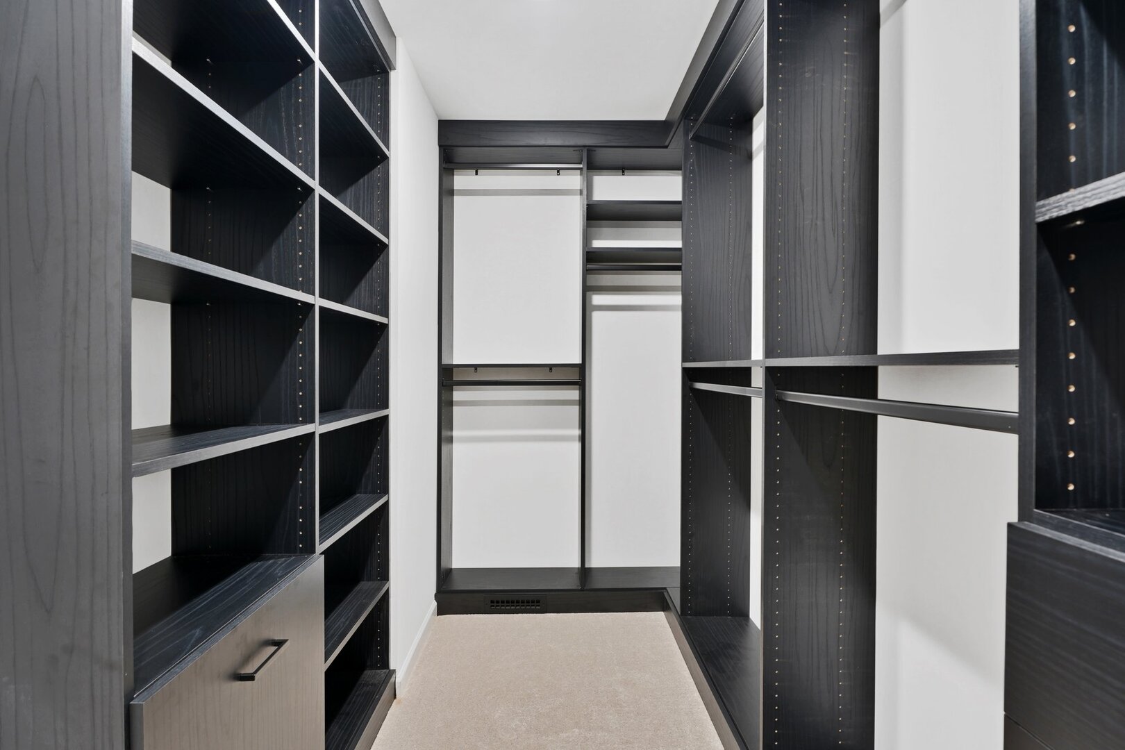 6210 Rivers Edge Drive, Lisle, IL 60532