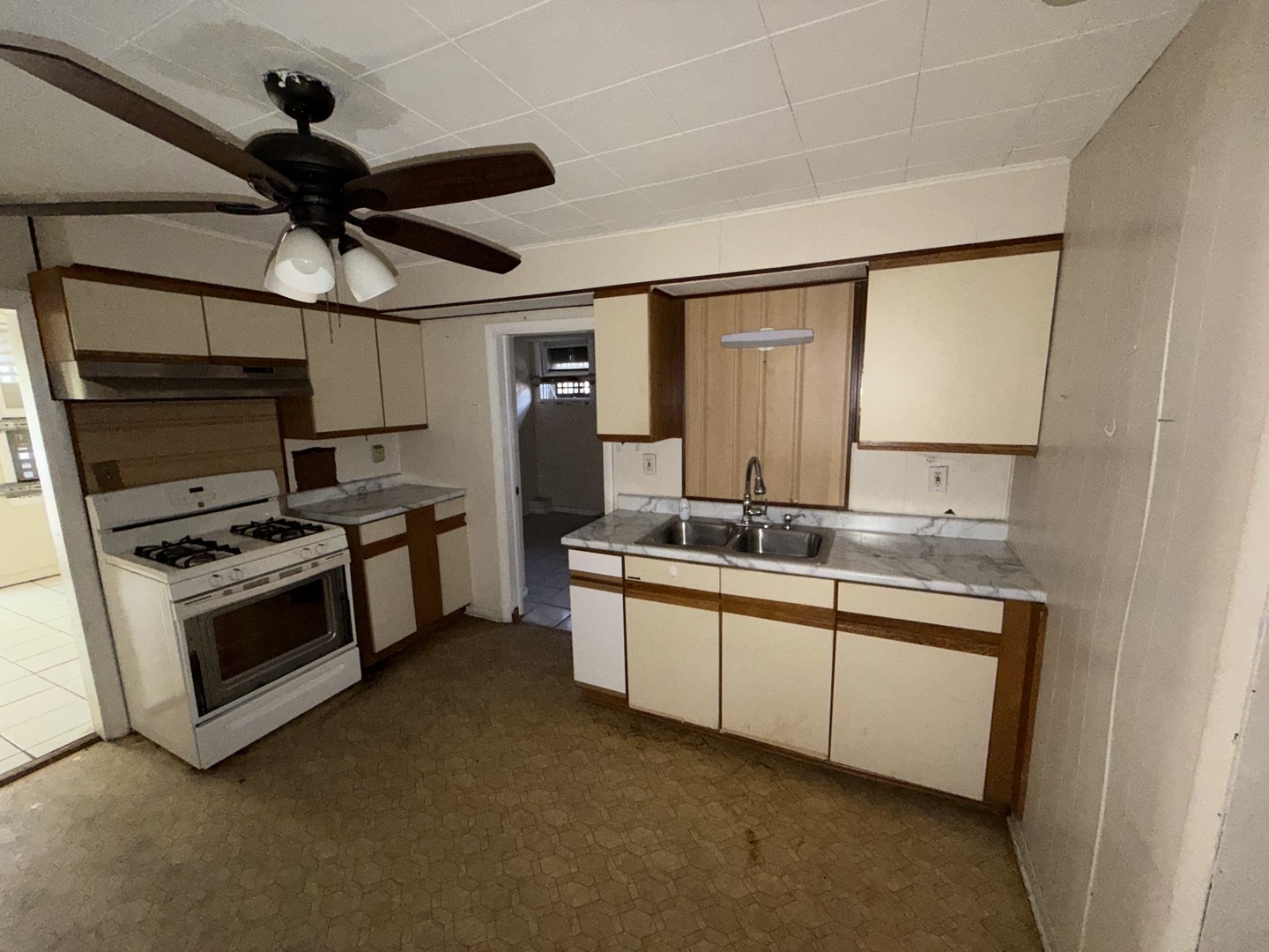 962 Oliver Avenue, Aurora, IL 60506