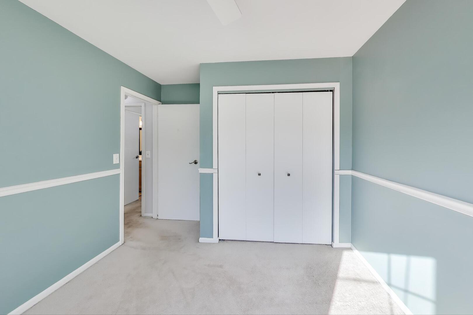 2S030 ESSEX Lane, Warrenville, IL 60555