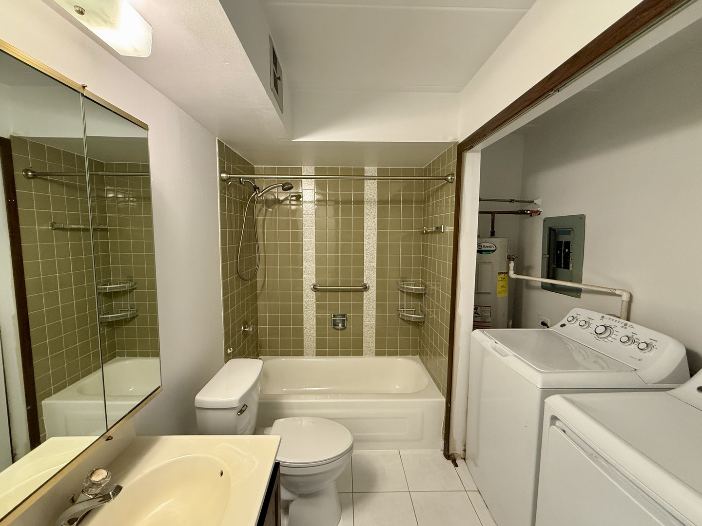 14023 Gail Lane #403, Crestwood, IL 60418