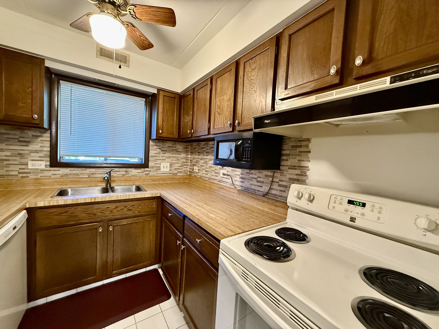 14023 Gail Lane #403, Crestwood, IL 60418