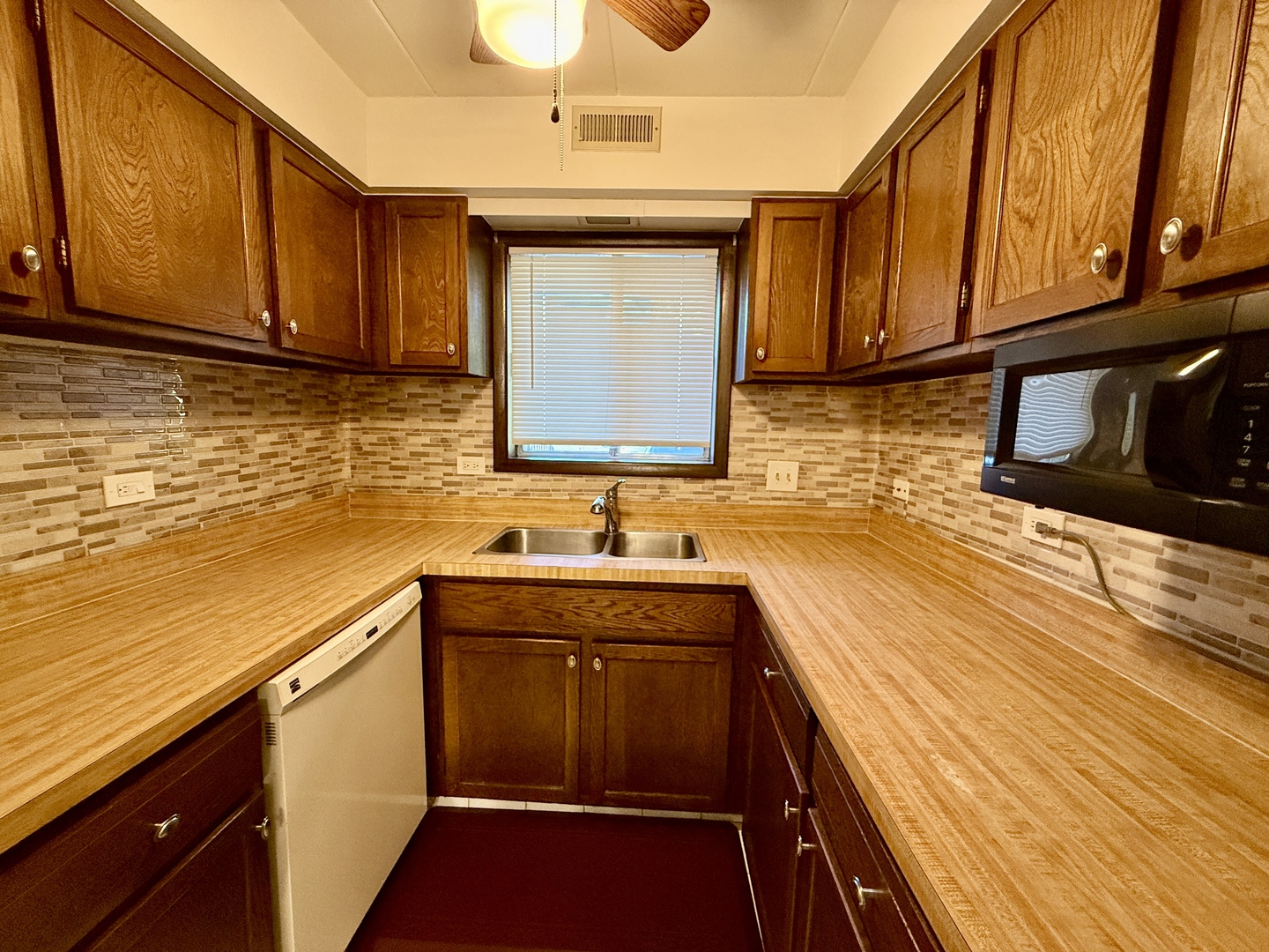 14023 Gail Lane #403, Crestwood, IL 60418