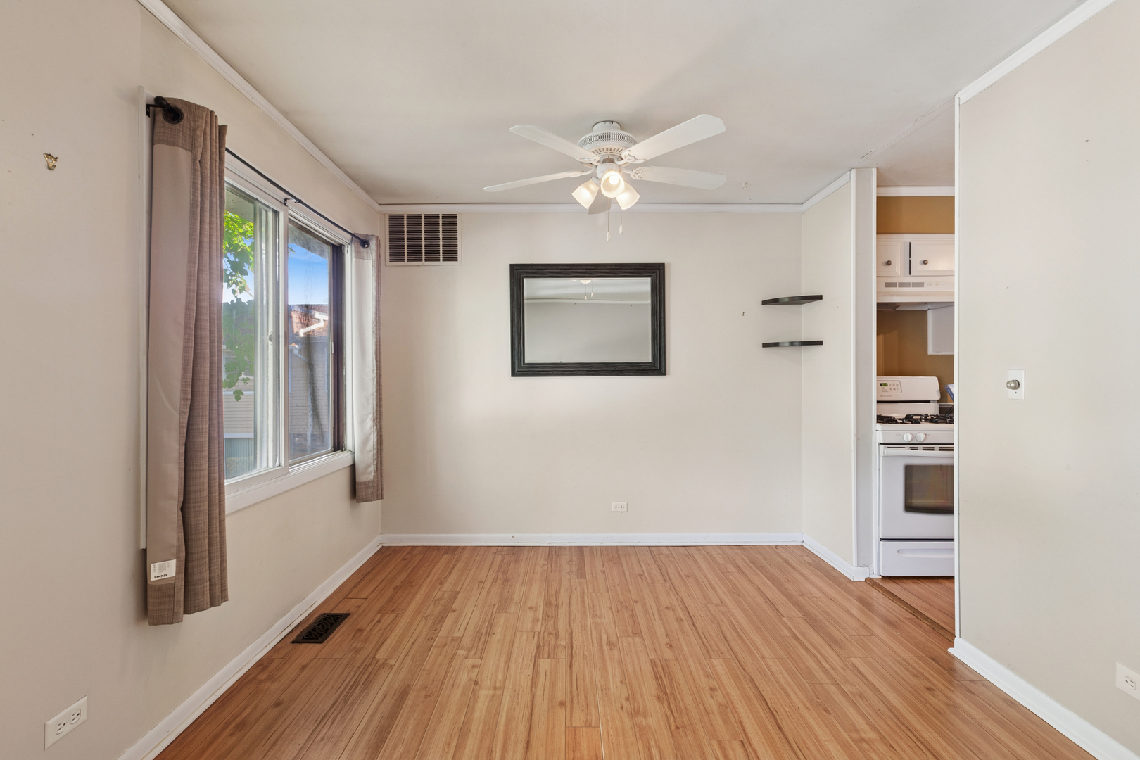 3108 Roberts Drive #5, Woodridge, IL 60517