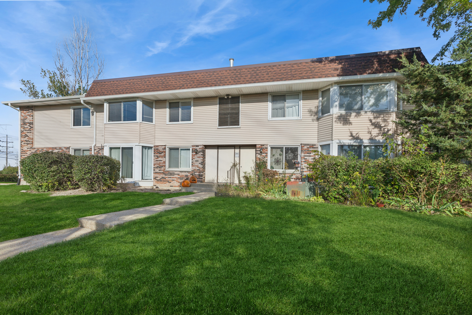 3108 Roberts Drive #5, Woodridge, IL 60517