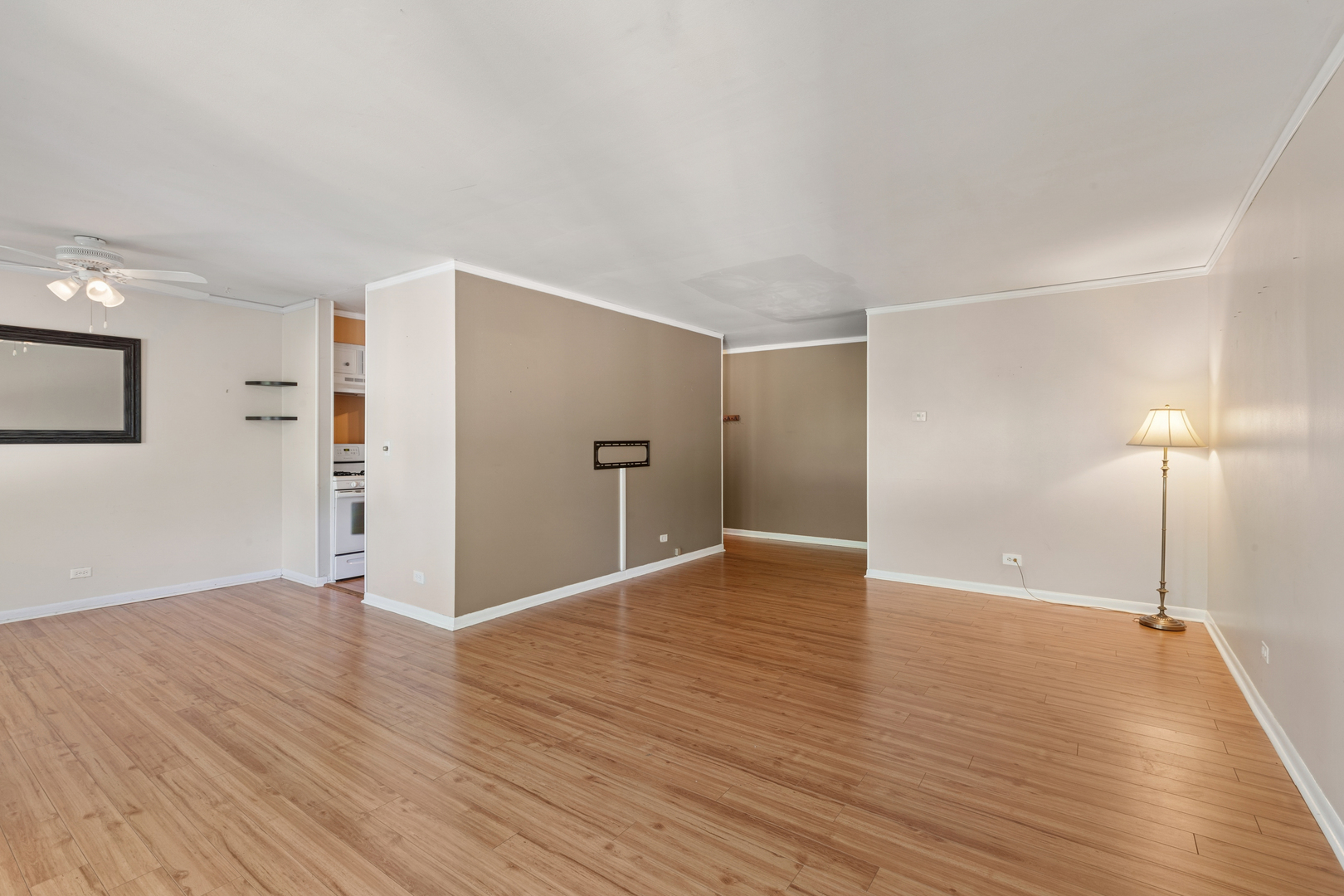 3108 Roberts Drive #5, Woodridge, IL 60517