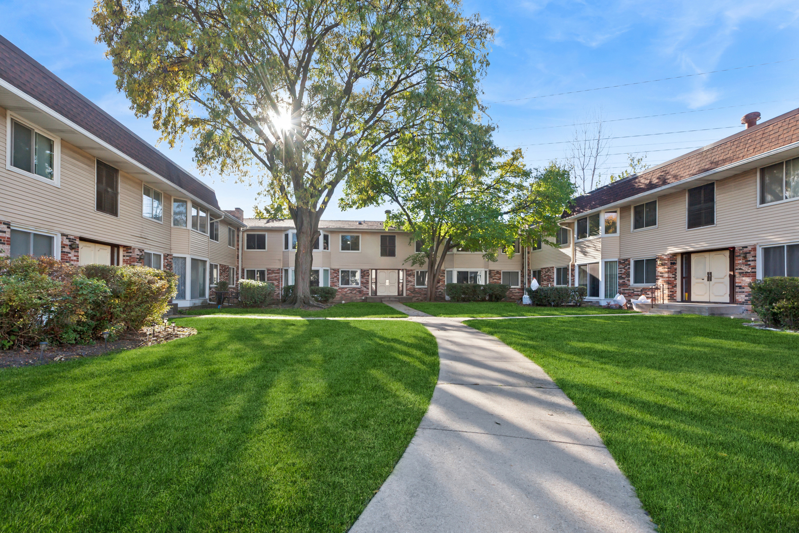 3108 Roberts Drive #5, Woodridge, IL 60517