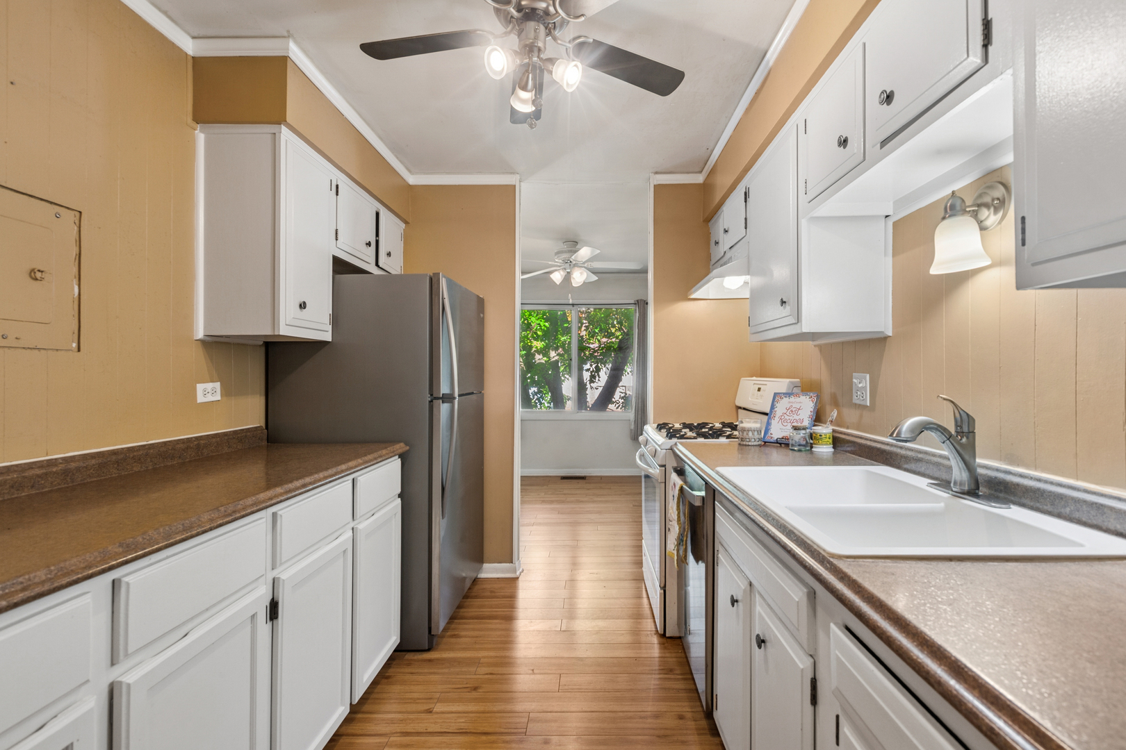 3108 Roberts Drive #5, Woodridge, IL 60517