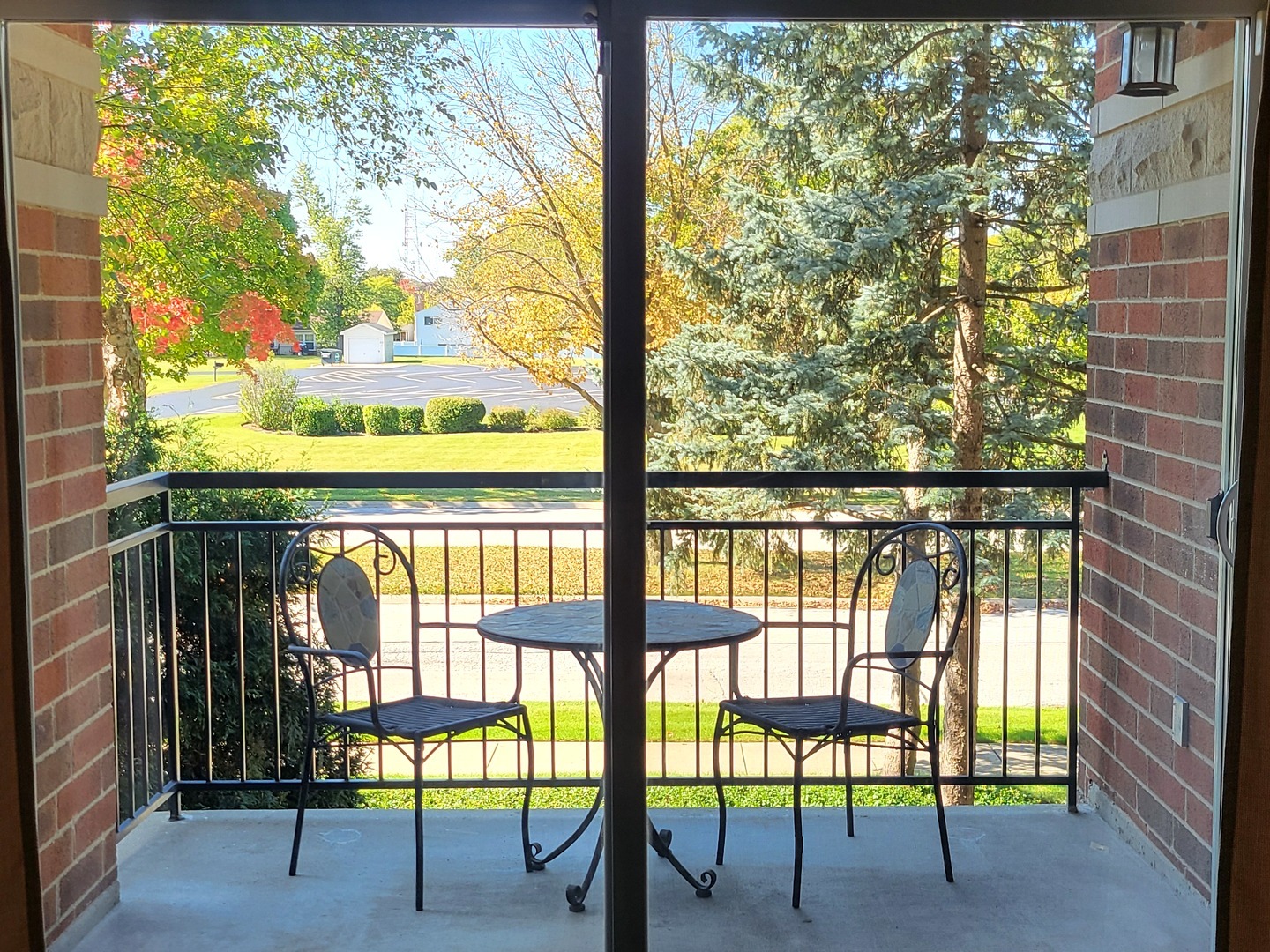 3451 N Carriageway Drive #203, Arlington Heights, IL 60004