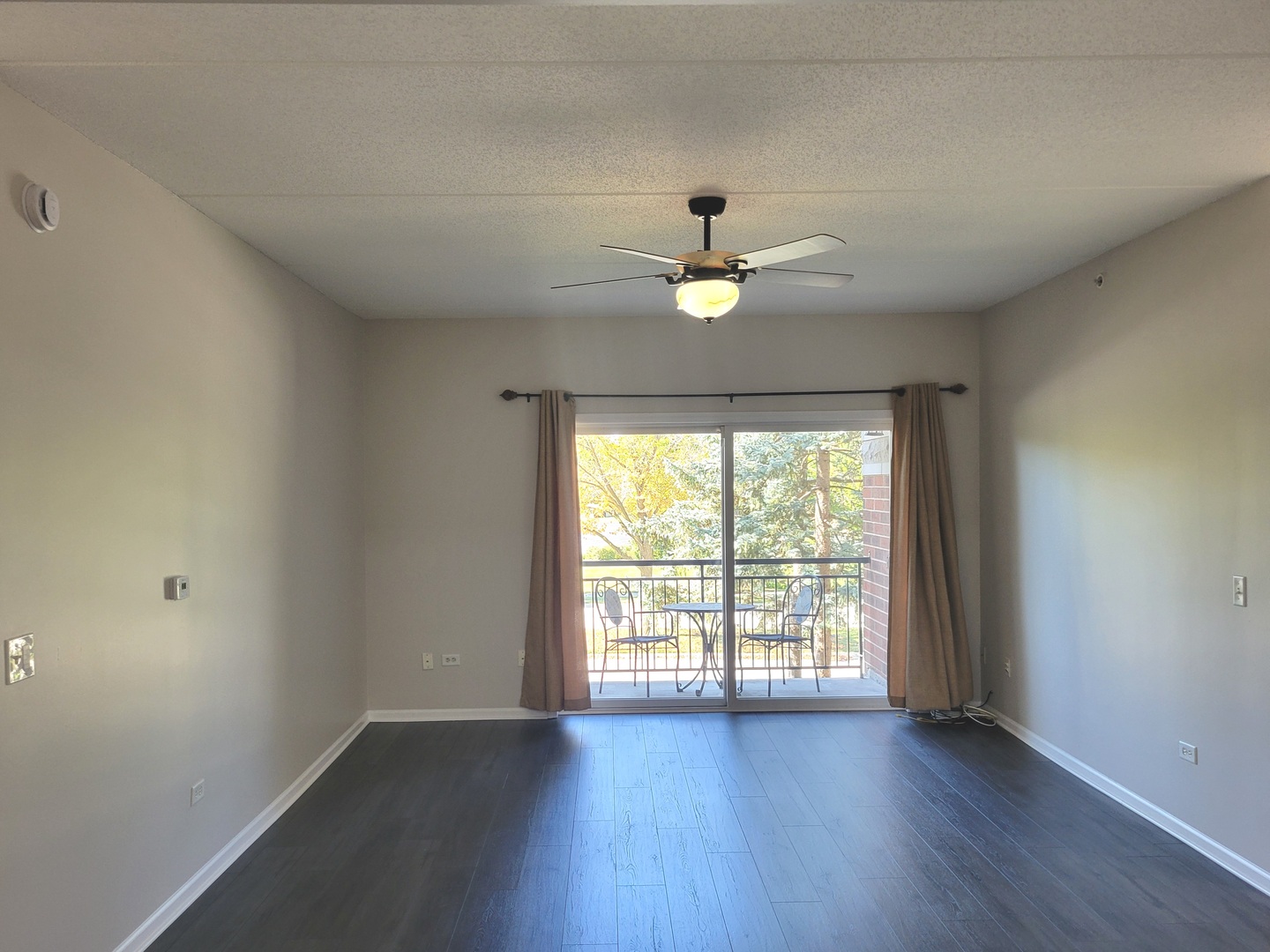 3451 N Carriageway Drive #203, Arlington Heights, IL 60004