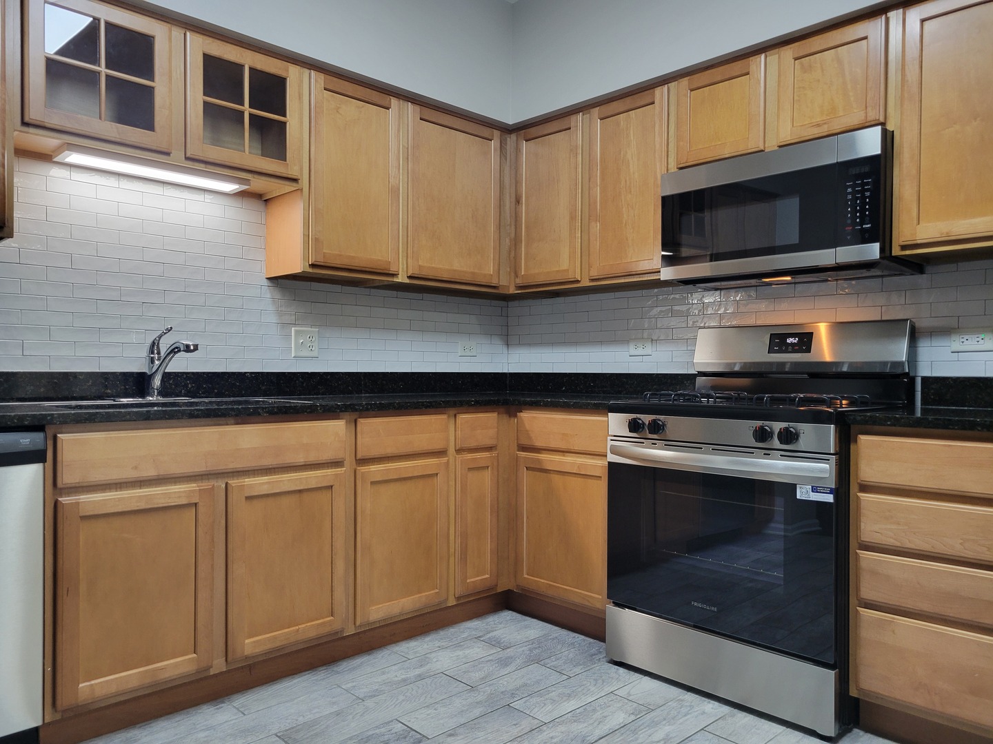 3451 N Carriageway Drive #203, Arlington Heights, IL 60004