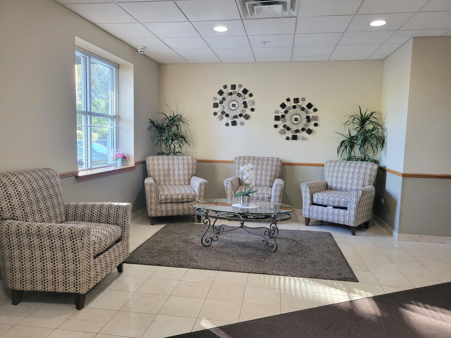 3451 N Carriageway Drive #203, Arlington Heights, IL 60004