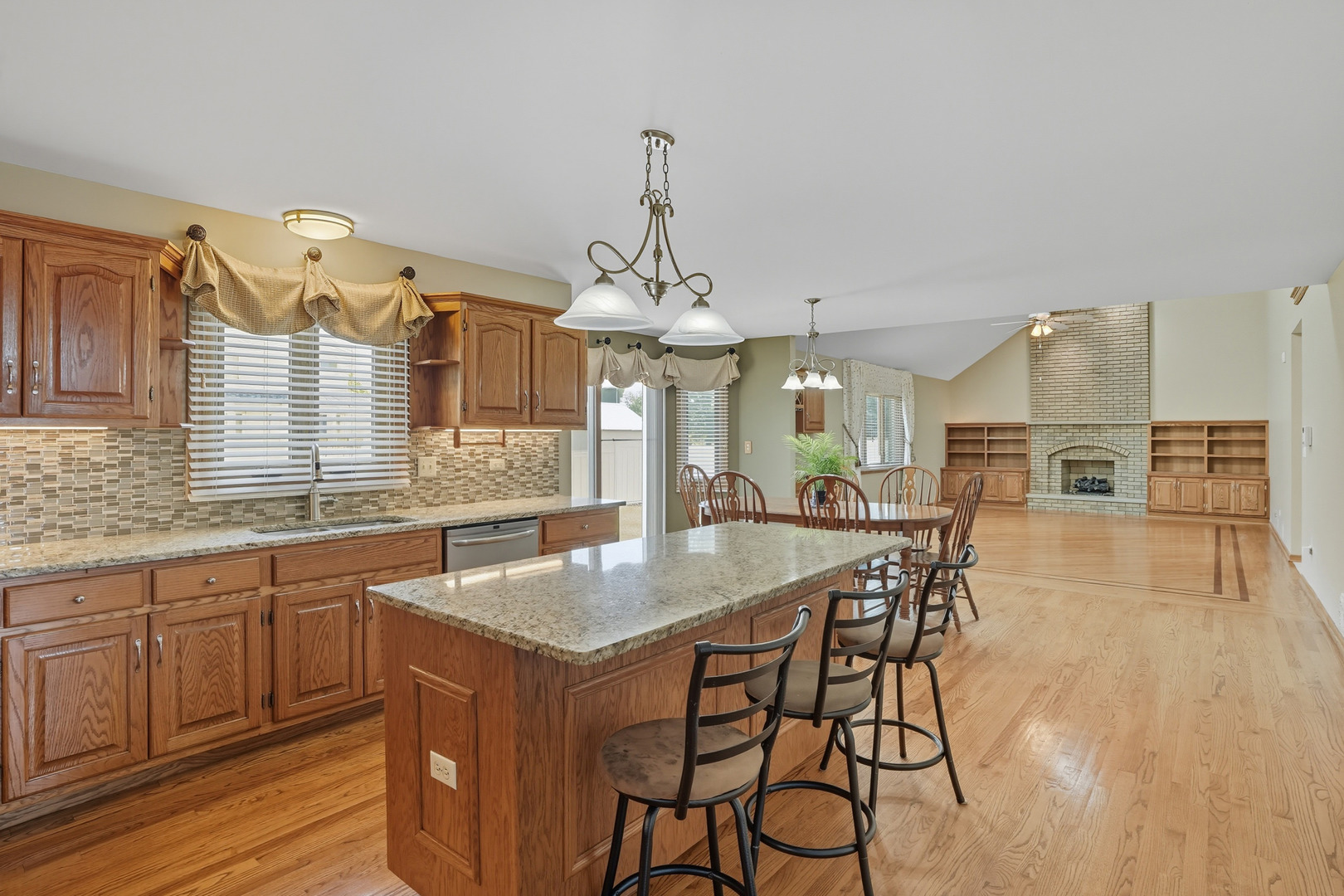 18323 White Oak Lane, Tinley Park, IL 60487
