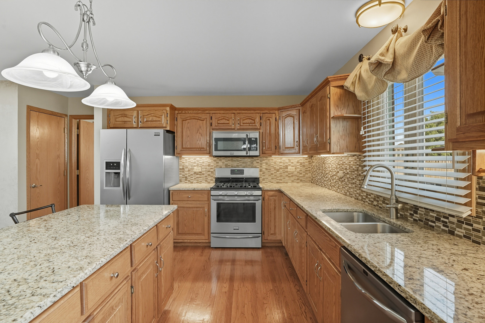 18323 White Oak Lane, Tinley Park, IL 60487