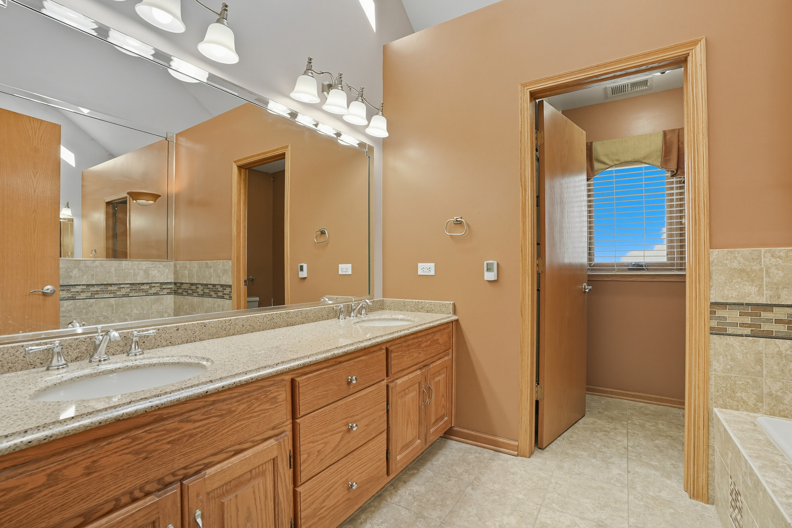 18323 White Oak Lane, Tinley Park, IL 60487