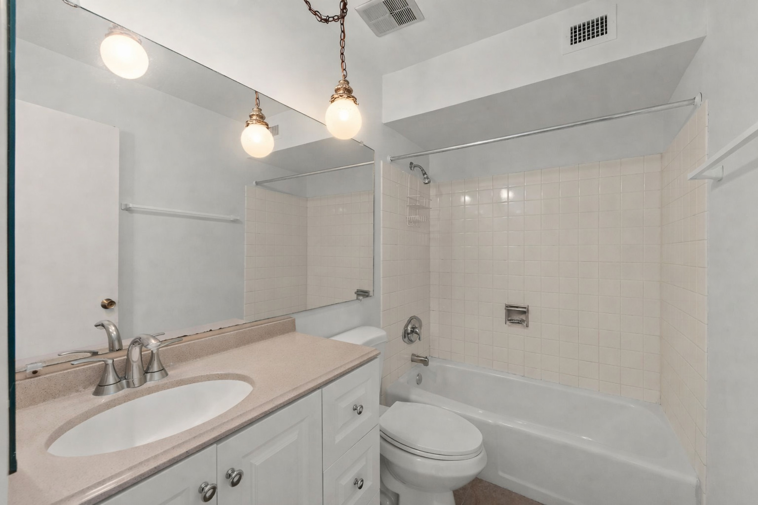 700 Wellington Avenue #110, Elk Grove Village, IL 60007