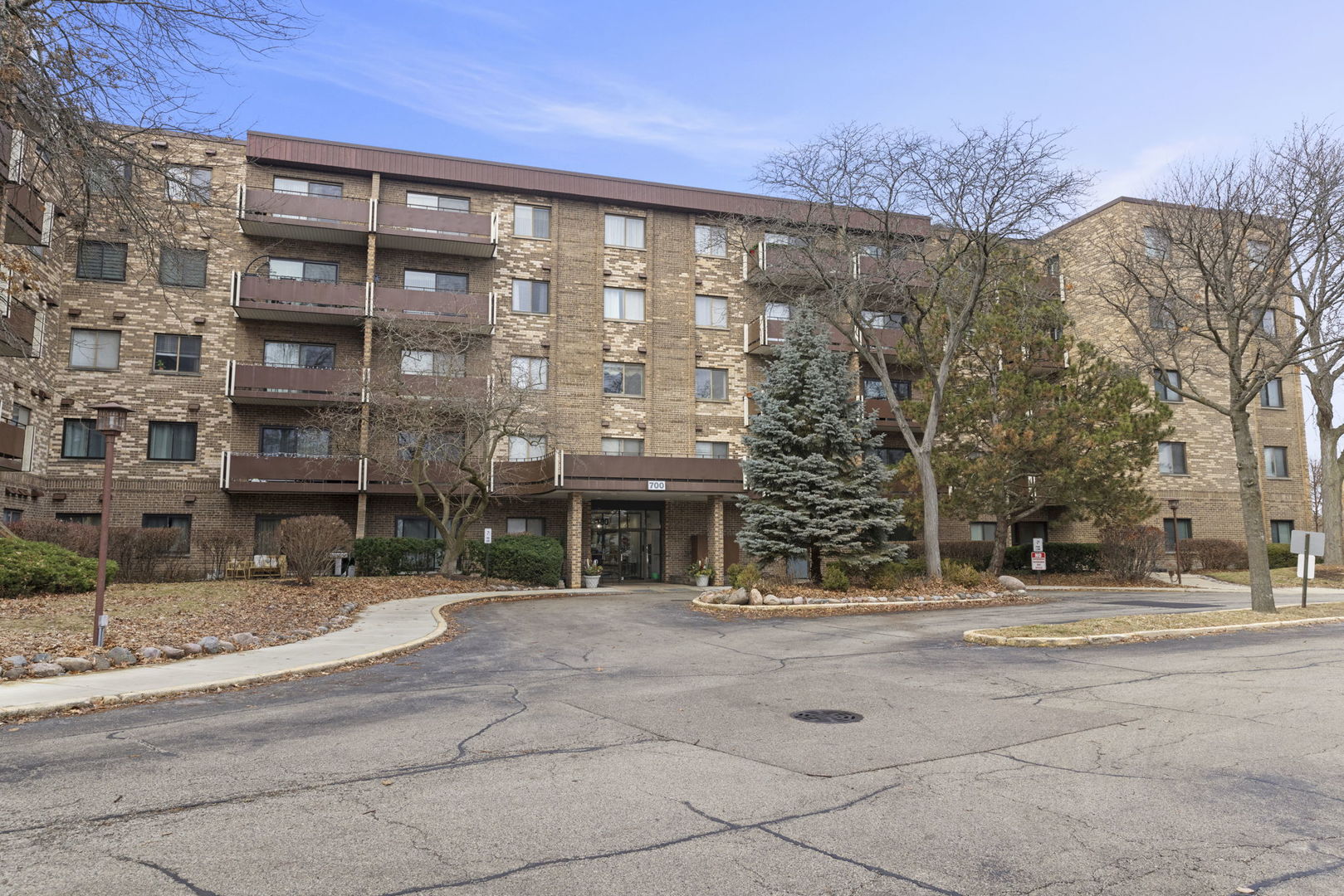 700 Wellington Avenue #110, Elk Grove Village, IL 60007