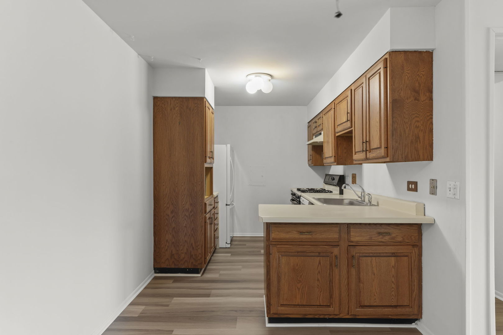 700 Wellington Avenue #110, Elk Grove Village, IL 60007