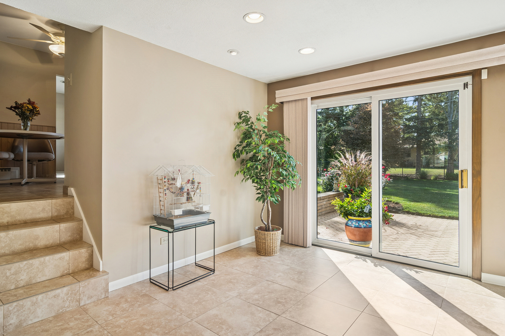 450 Little Path Road, Des Plaines, IL 60016