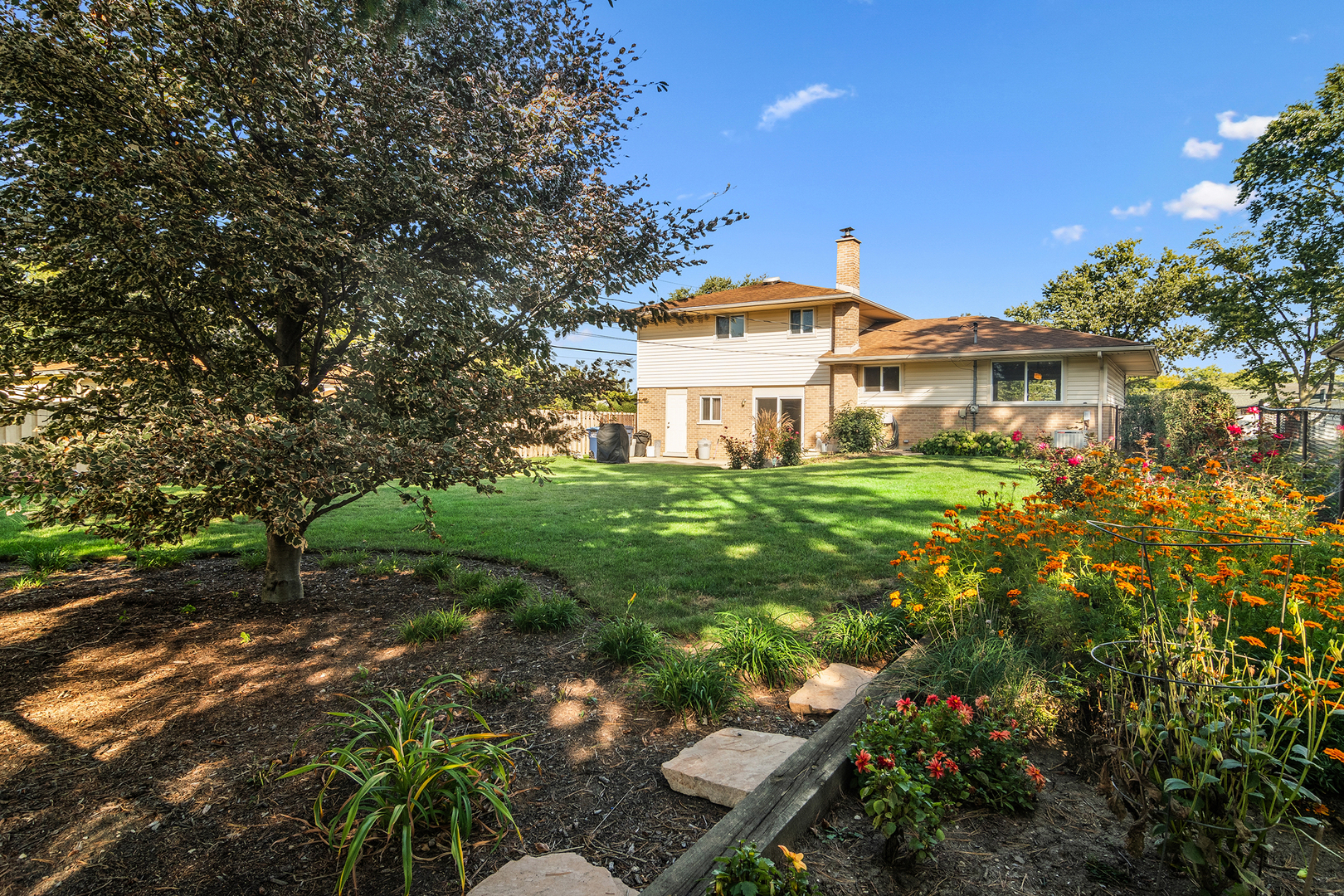 450 Little Path Road, Des Plaines, IL 60016