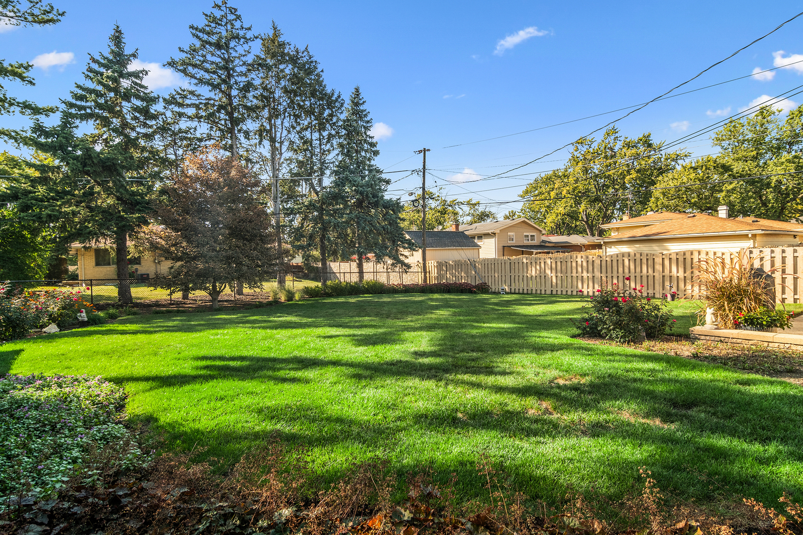 450 Little Path Road, Des Plaines, IL 60016
